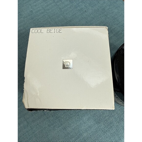 Dermablend Professional Loose Setting Powder Cool Beige 1 Oz / 28g - Picture 2 of 9